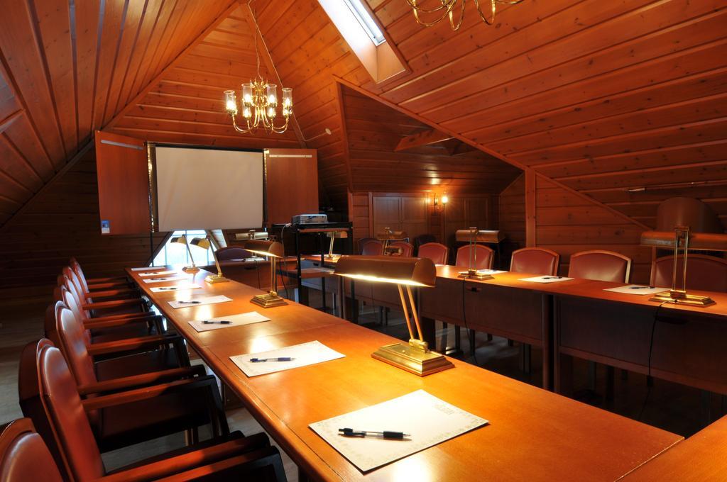 Hotel Vinterpalatset Кируна Экстерьер фото